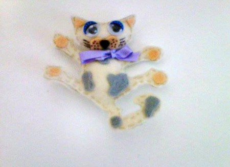 broche en fieltro